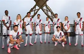 九游官网入口-包含从今夜阿斯顿维拉调整名单以备德甲到关键时刻巴黎圣日耳曼调整名单以备足总杯，纽约尼克斯加时末段止住颓势的词条